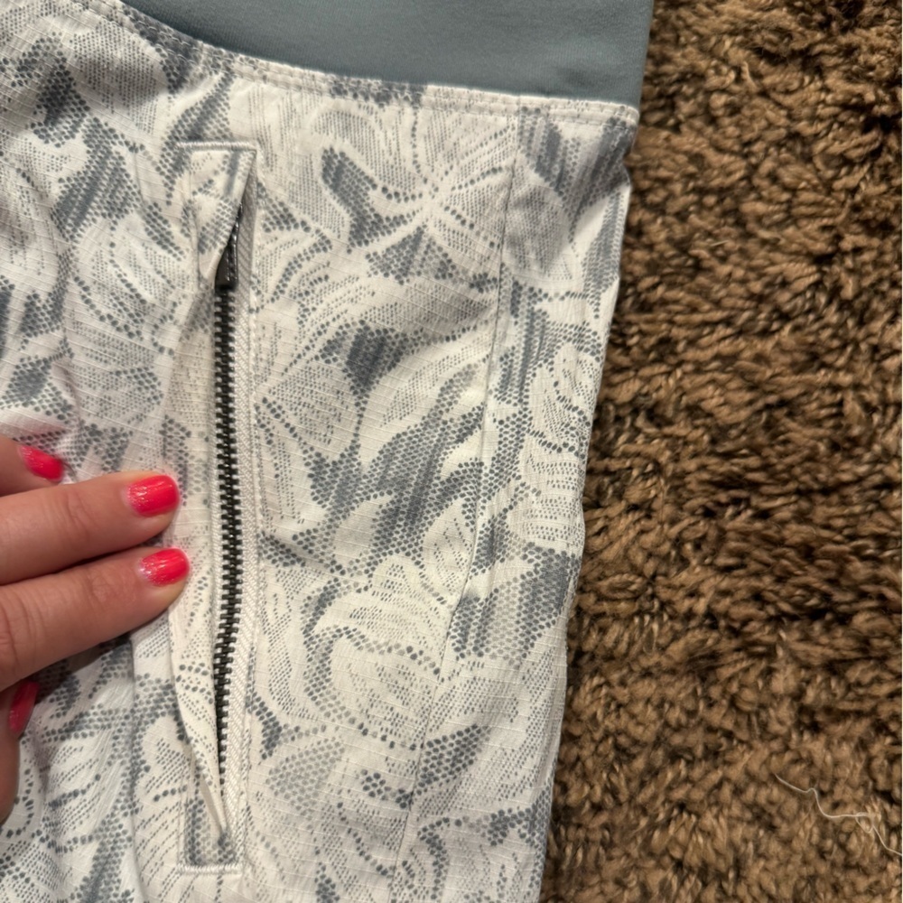 ATHLETA TREKKIE NORTH SHORT SZ 16 NWOT - Picture 8 of 14